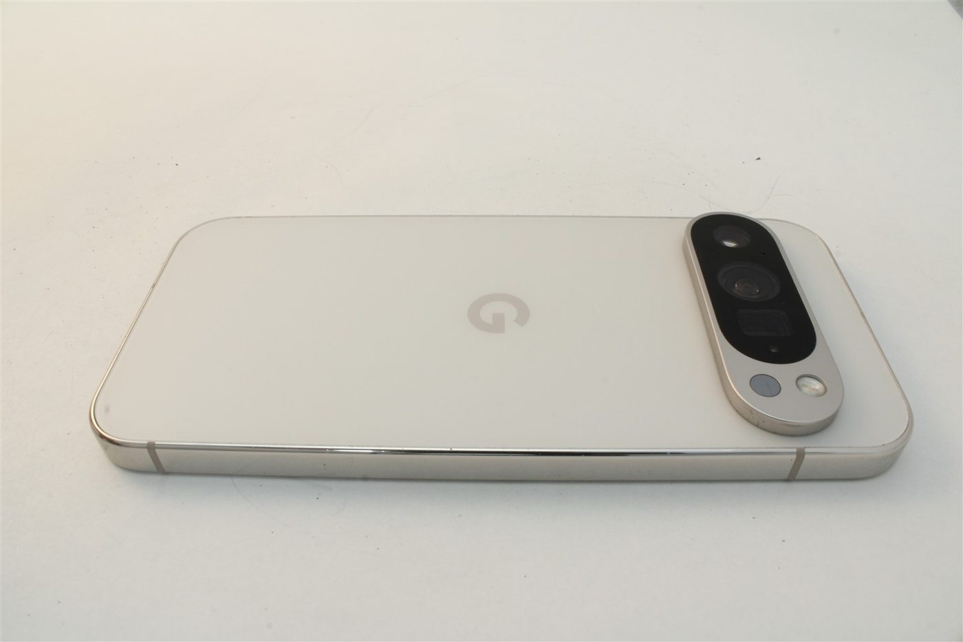 Pixel 9 Pro in White