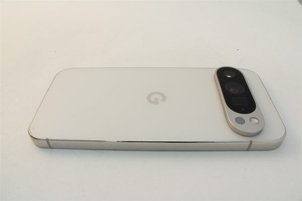 Pixel 9 Pro in White, cosmetic grade A