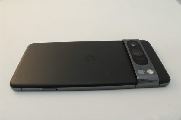 Pixel 8 Pro in Black, cosmetic grade B