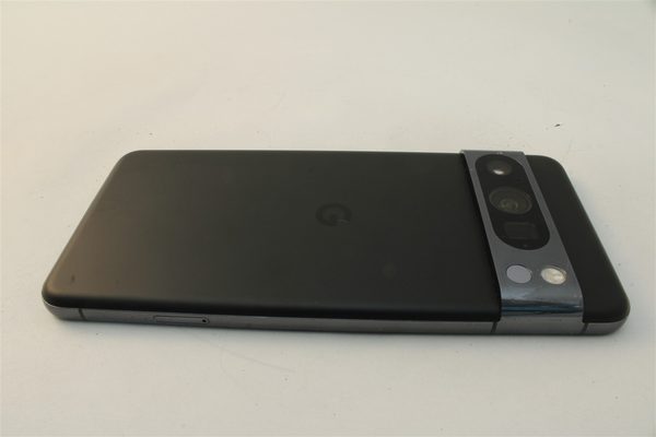 Pixel 8 Pro in Black, cosmetic grade A