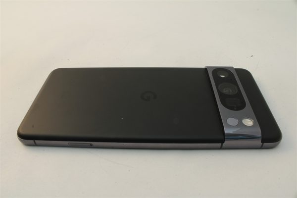 Pixel 8 Pro in Black, cosmetic grade A