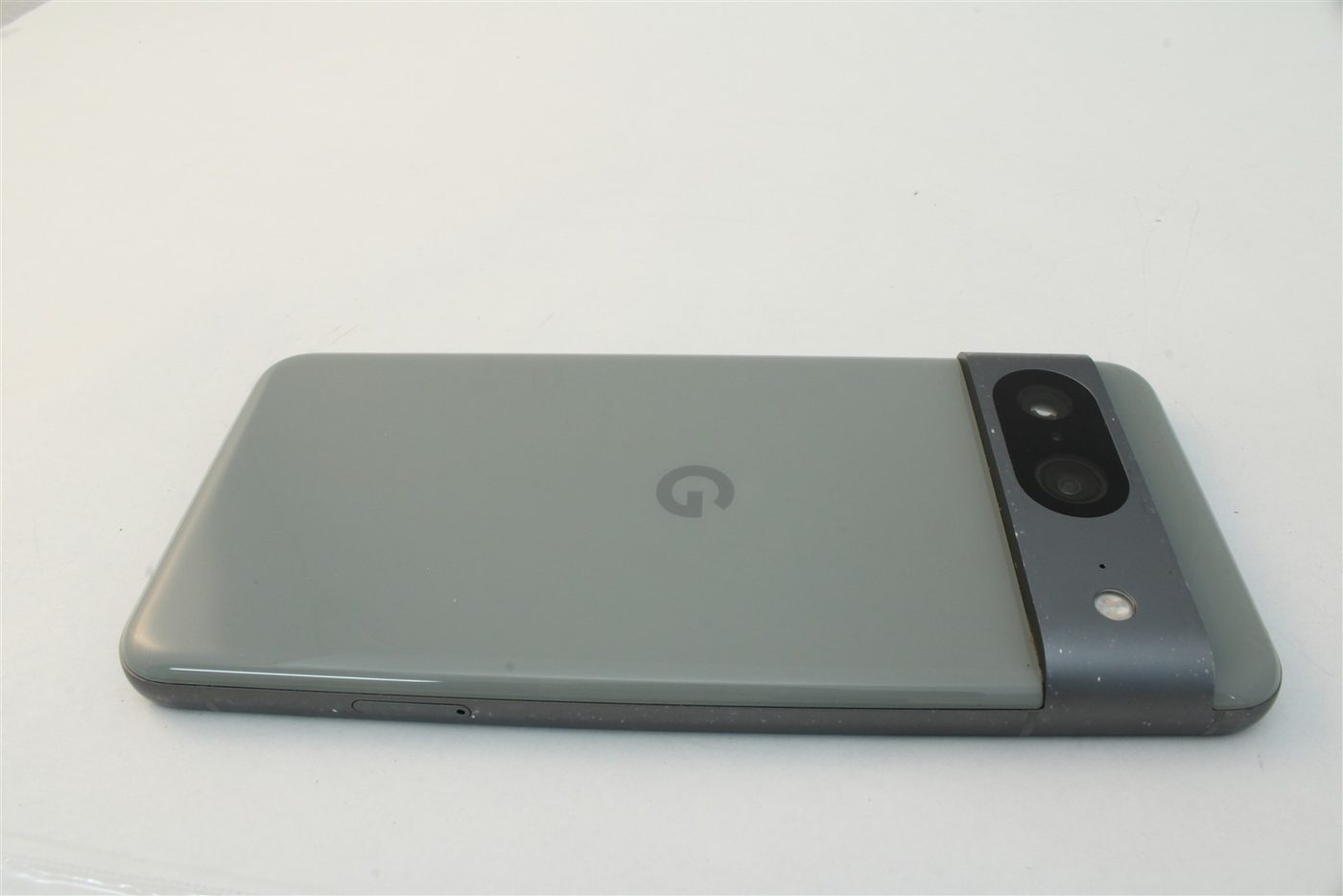 Pixel 8 in Green