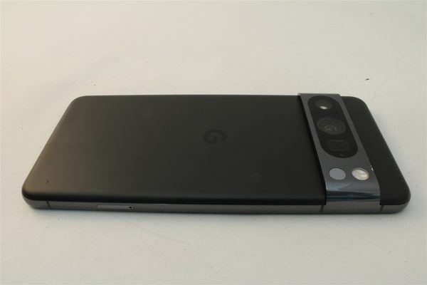 Pixel 8 Pro in Black, cosmetic grade A