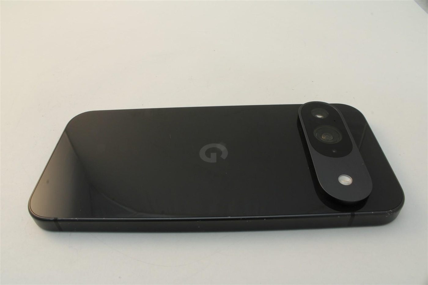 Pixel 9 in Black