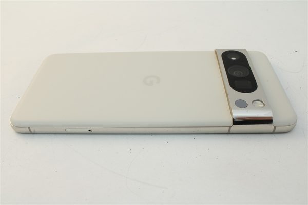 Pixel 8 Pro in White, cosmetic grade C