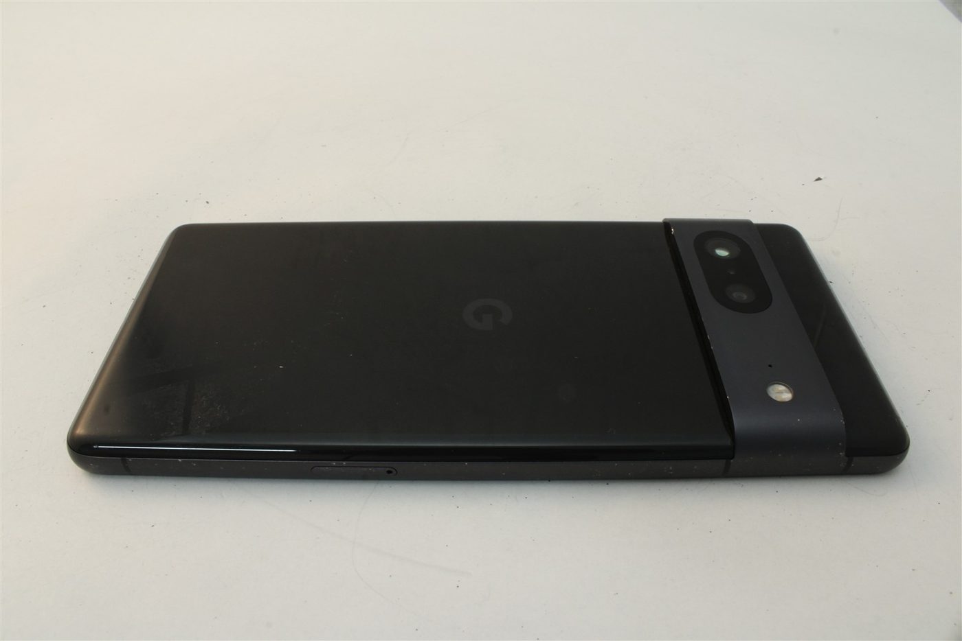 Pixel 7 in Black