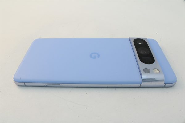 Pixel 8 Pro in Blue, cosmetic grade B