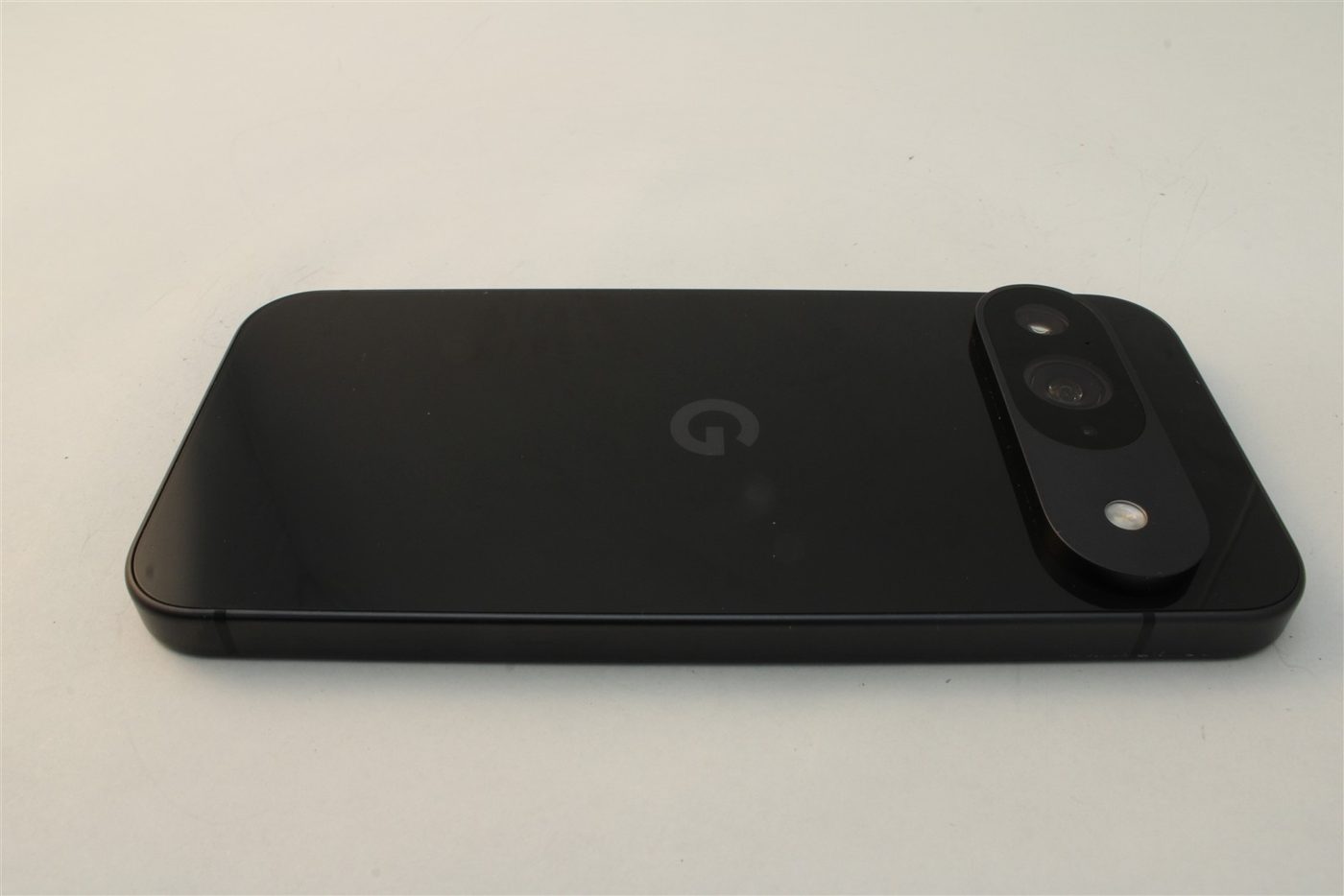 Pixel 9 in Black