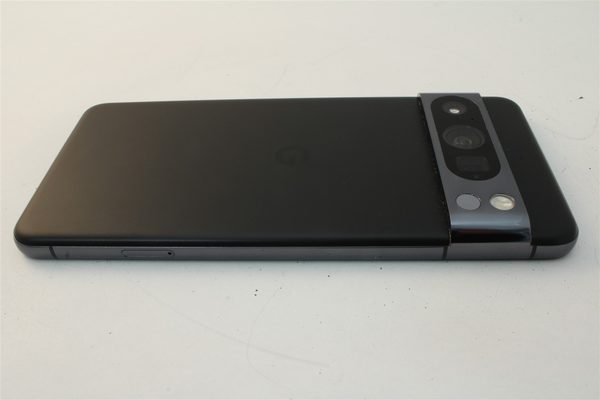 Pixel 8 Pro in Black, cosmetic grade A