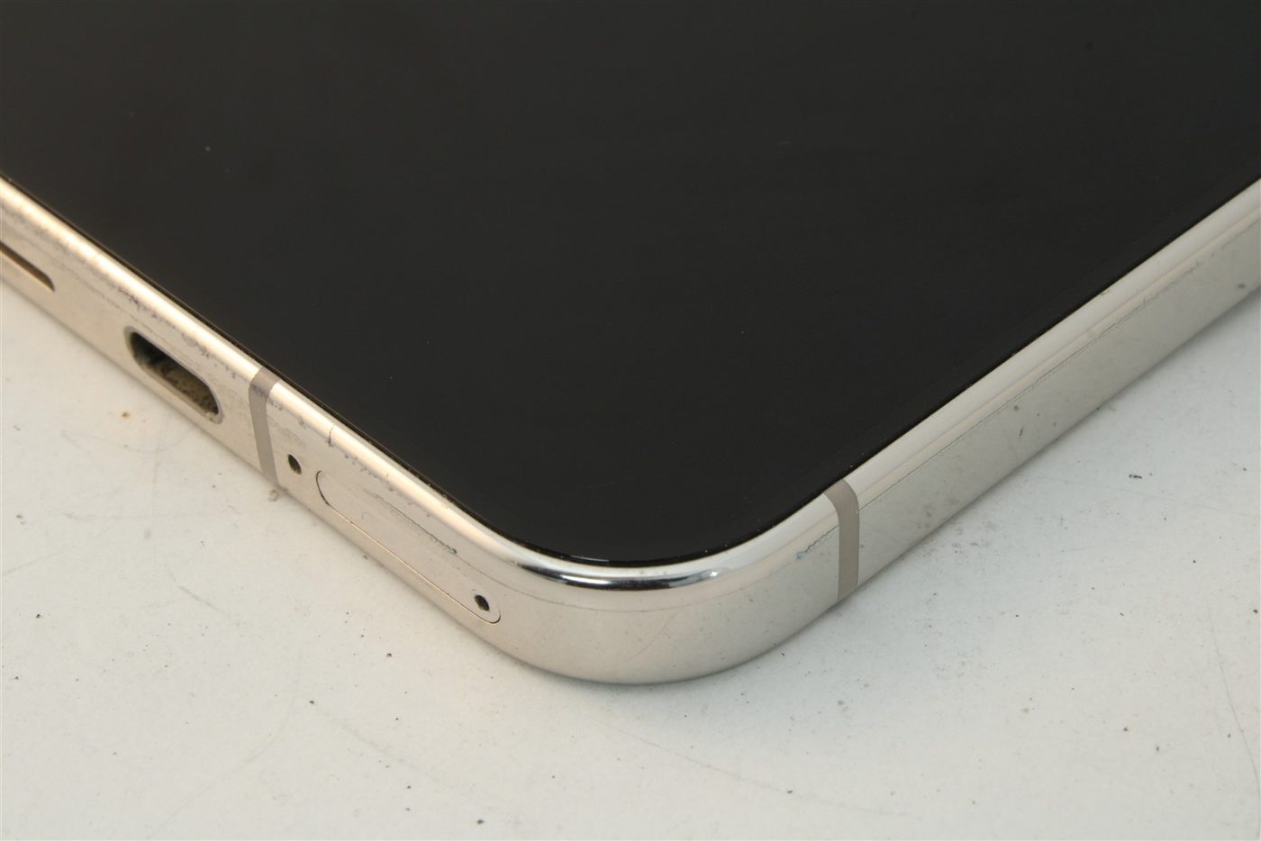 Pixel 9 Pro XL in White