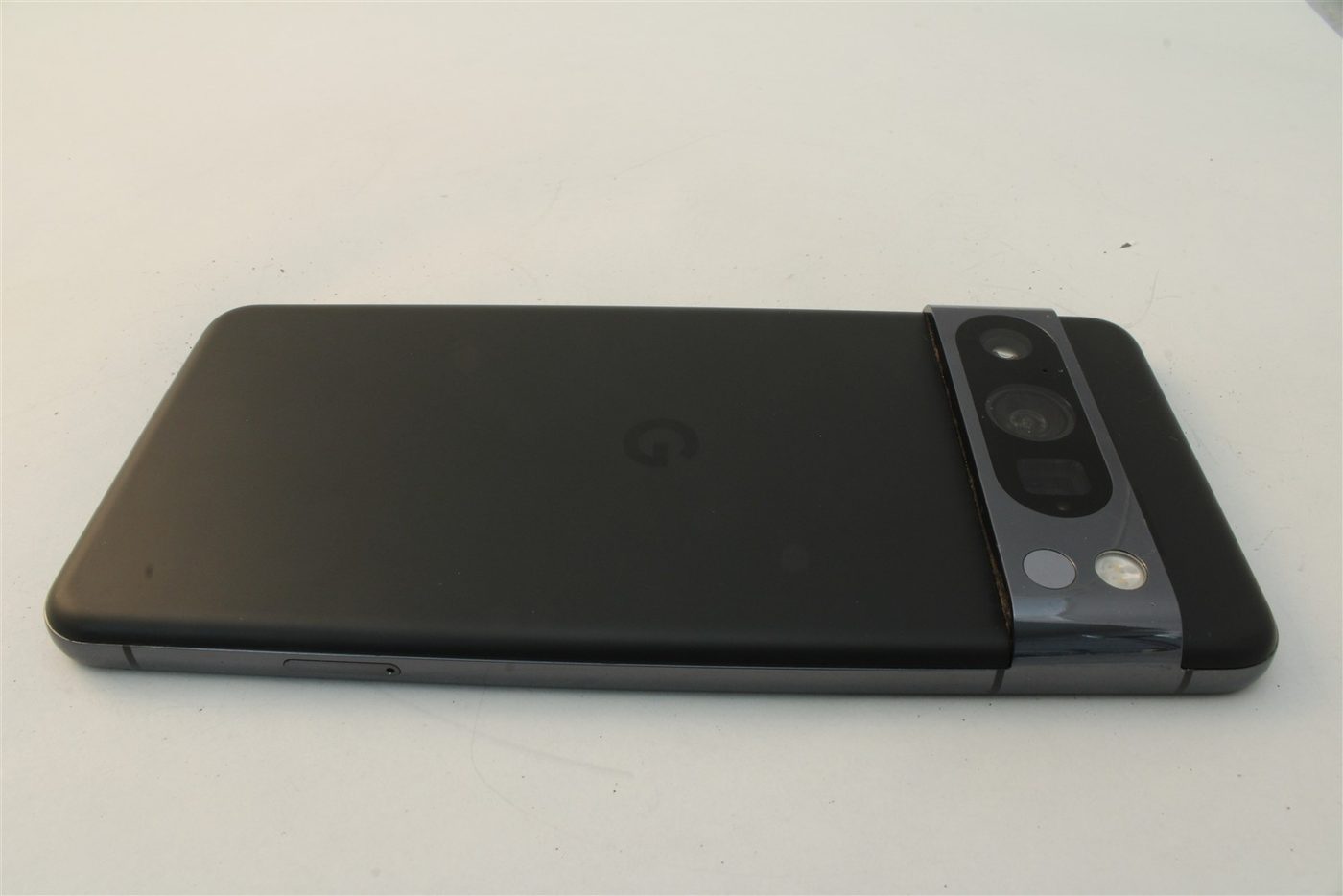 Pixel 8 Pro in Black
