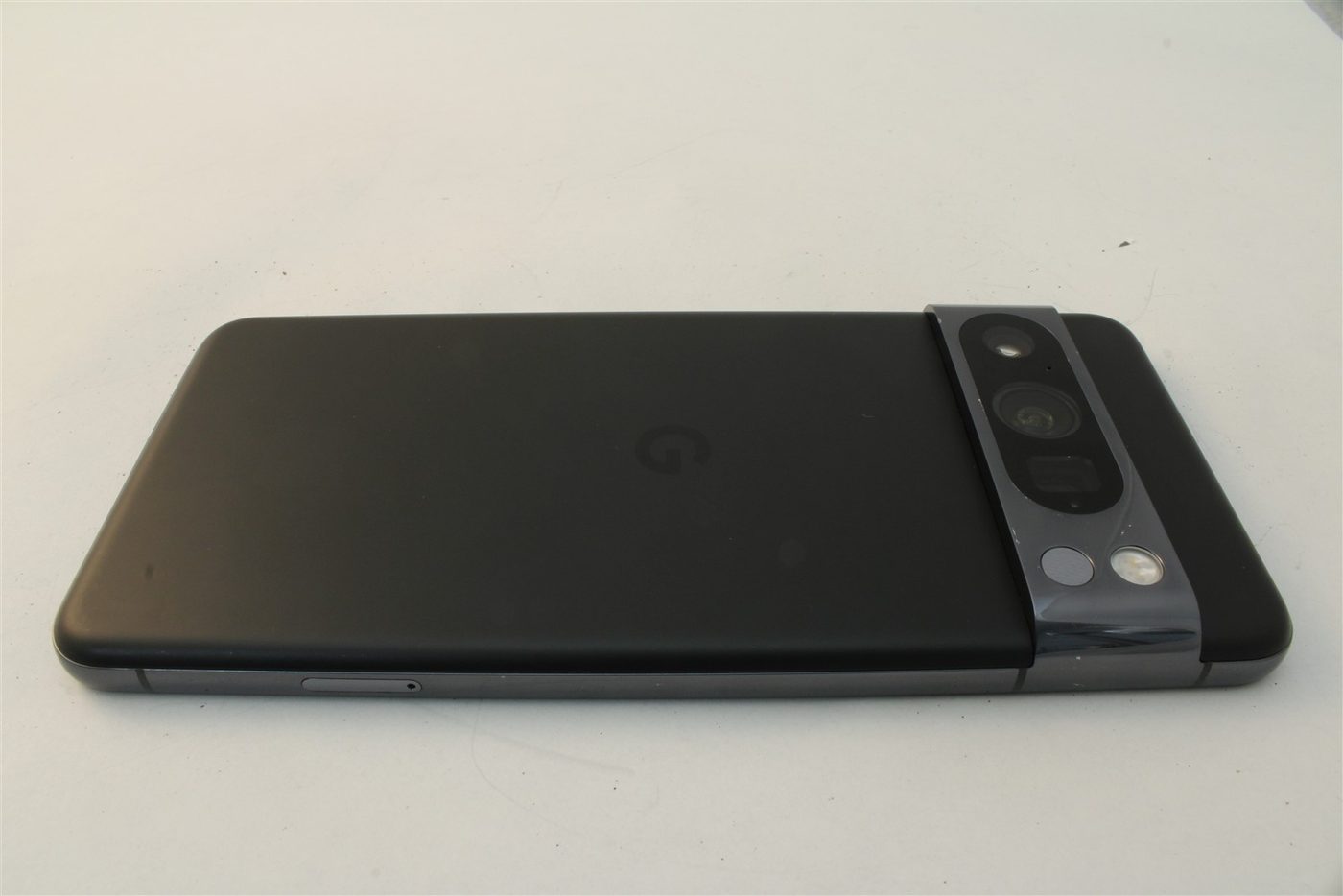 Pixel 8 Pro in Black