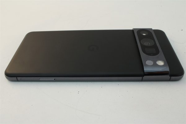 Pixel 8 Pro in Black, cosmetic grade B