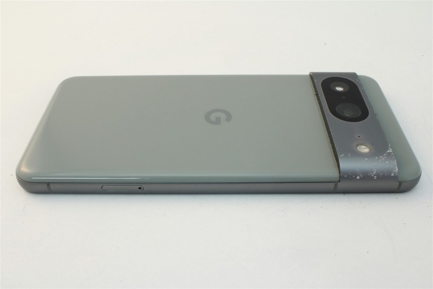 Pixel 8 in Green