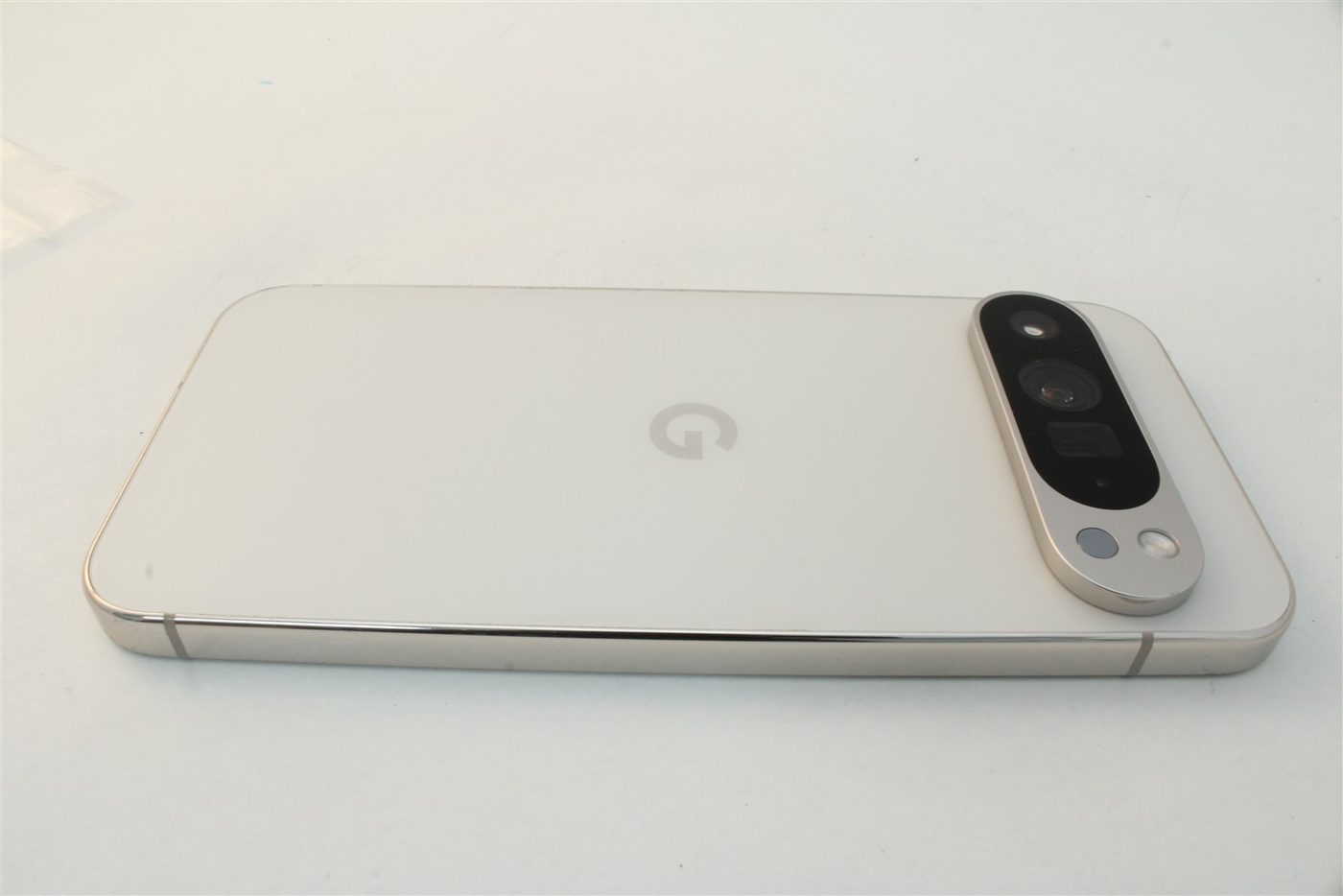 Pixel 9 Pro XL in White