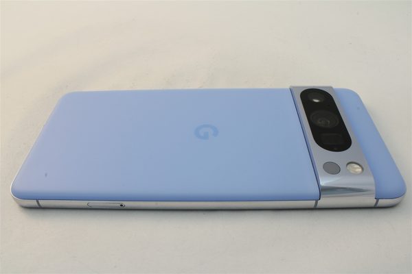 Pixel 8 Pro in Blue, cosmetic grade A