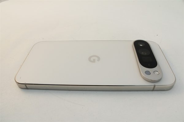 Pixel 9 Pro XL in White, cosmetic grade B