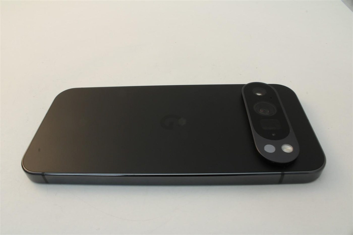 Pixel 9 Pro in Black