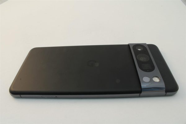 Pixel 8 Pro in Black, cosmetic grade A
