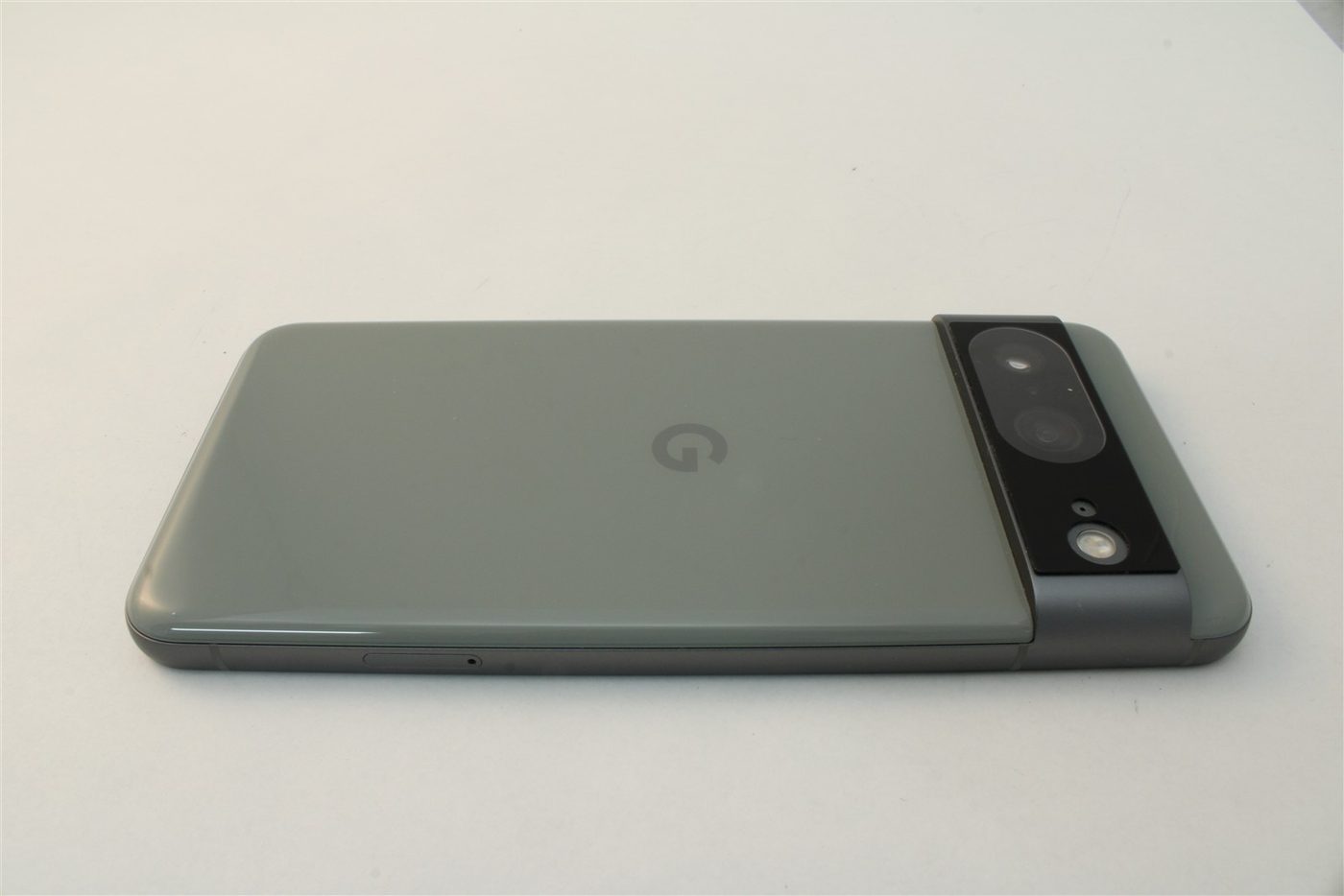 Pixel 8 in Green