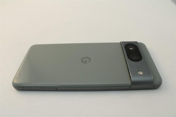 Pixel 8 in Green, cosmetic grade B