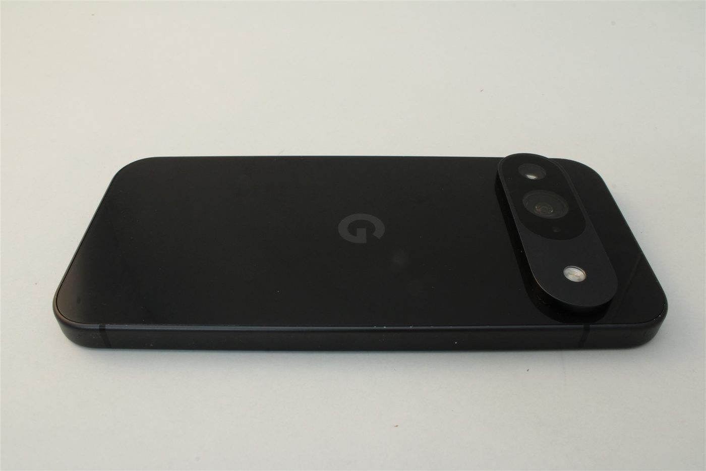 Pixel 9 in Black