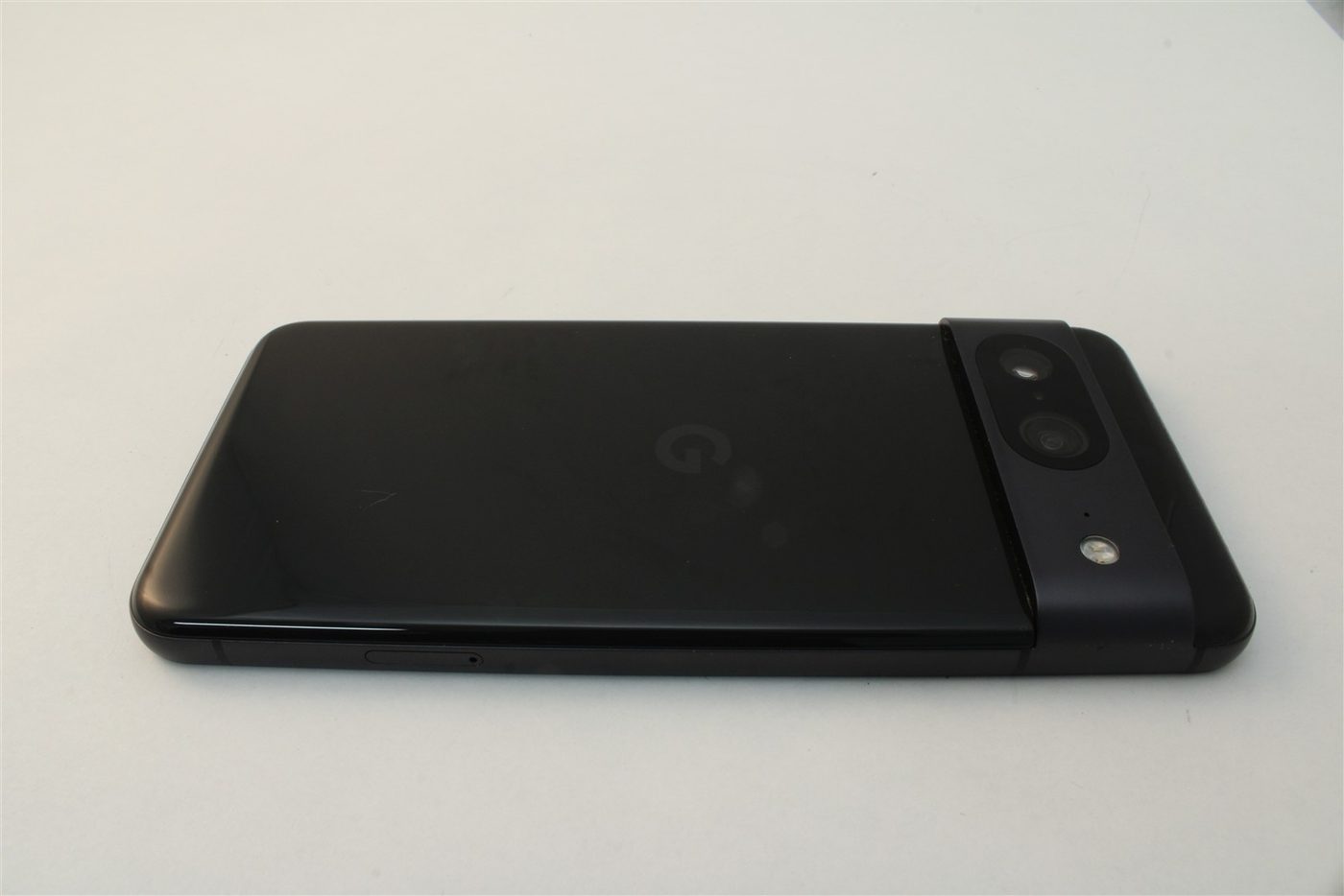 Pixel 8 in Black