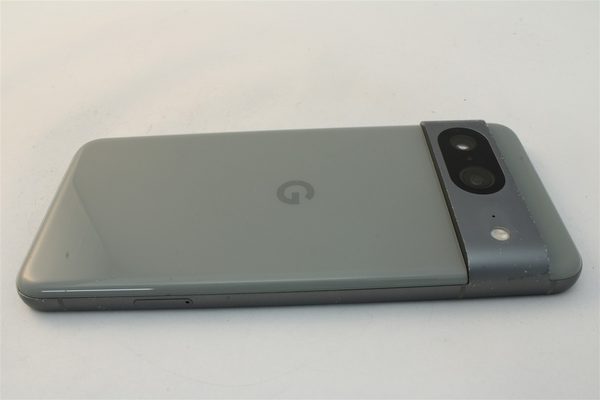 Pixel 8 in Green, cosmetic grade B