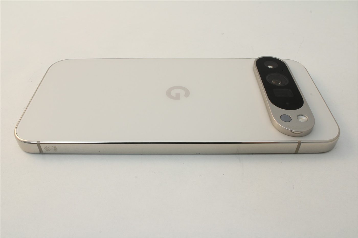 Pixel 9 Pro XL in White