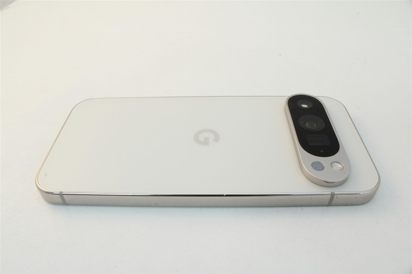 Pixel 9 Pro in White