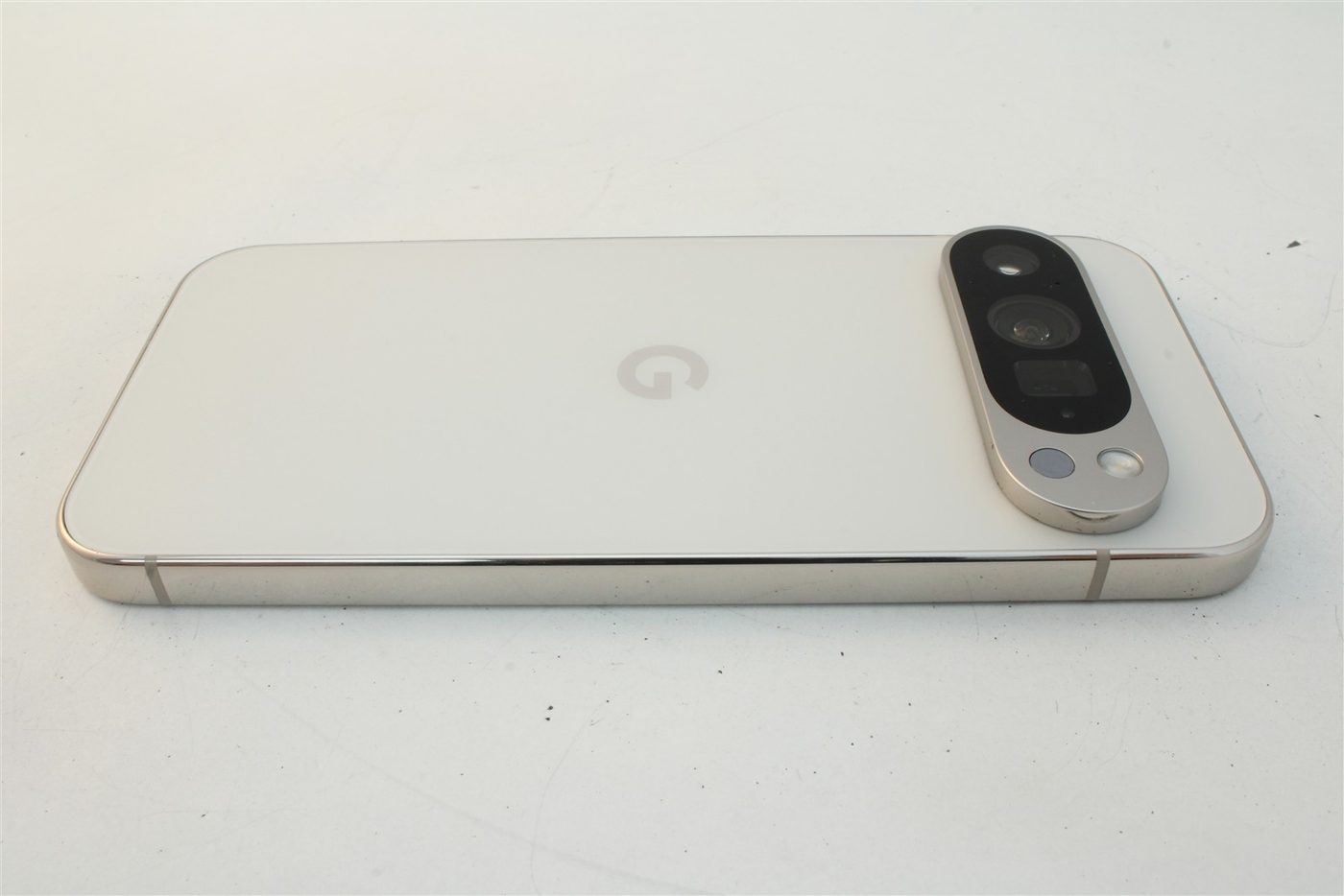Pixel 9 Pro in White