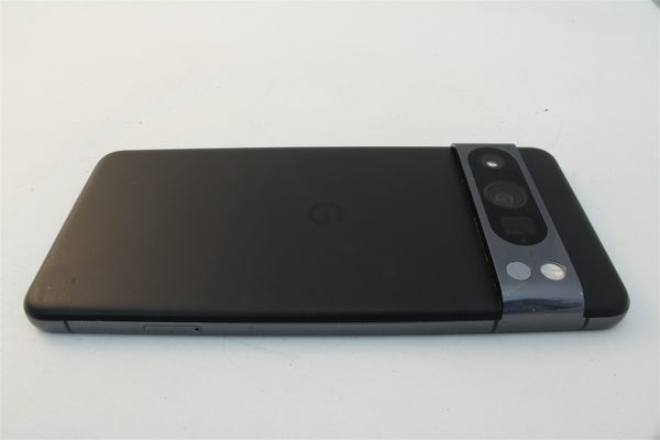 Pixel 8 Pro in Black, cosmetic grade B
