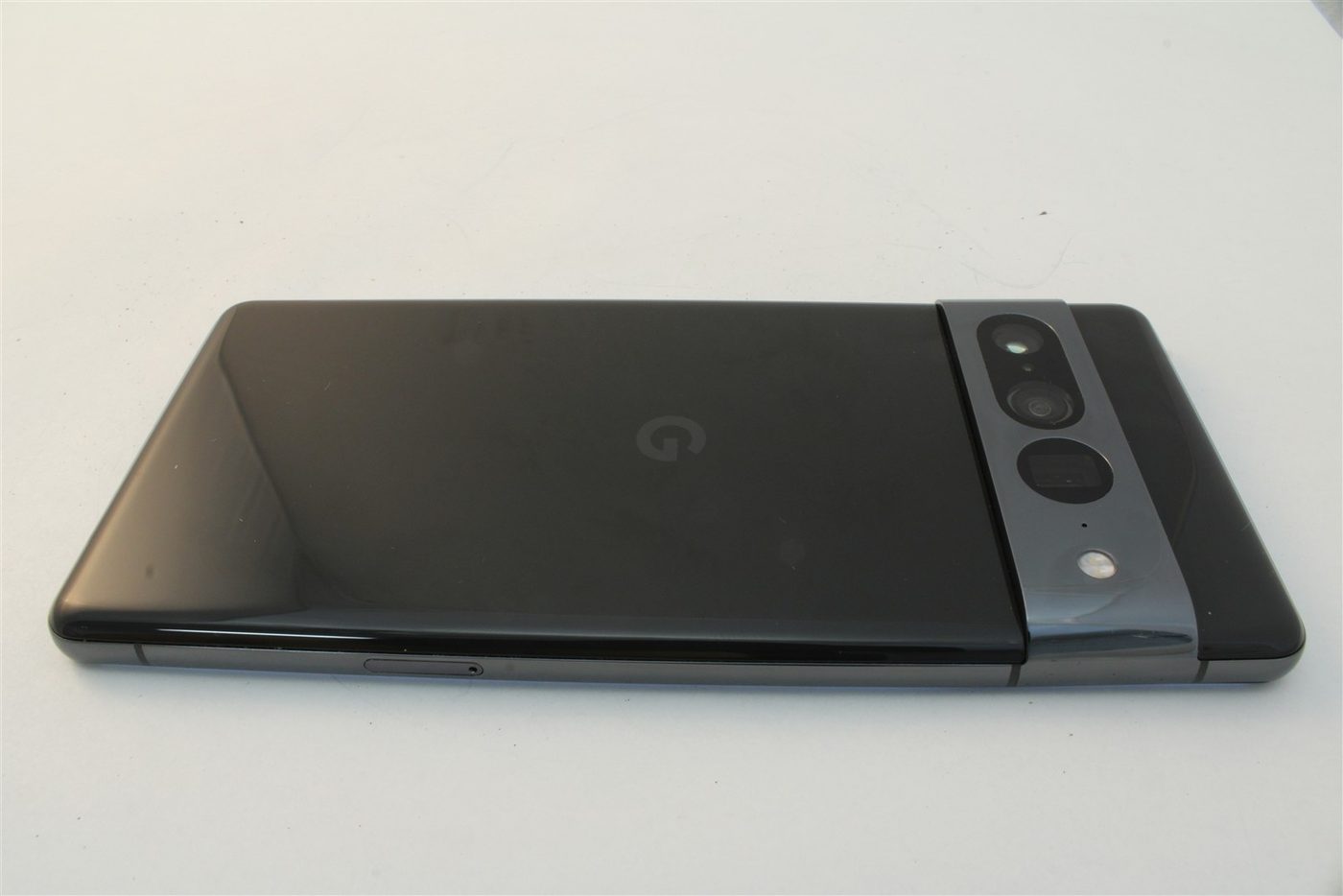 Pixel 7 Pro in Black