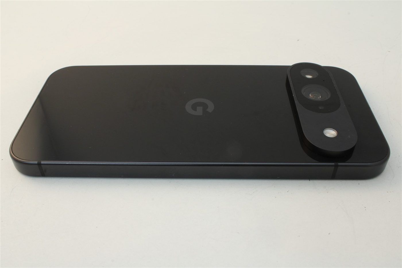 Pixel 9 in Black