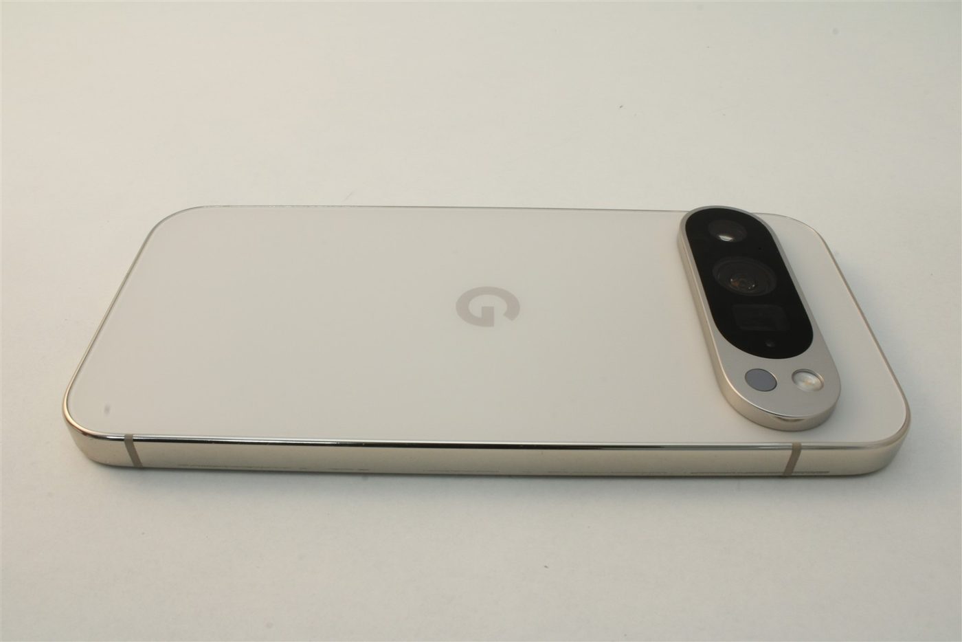 Pixel 9 Pro in White