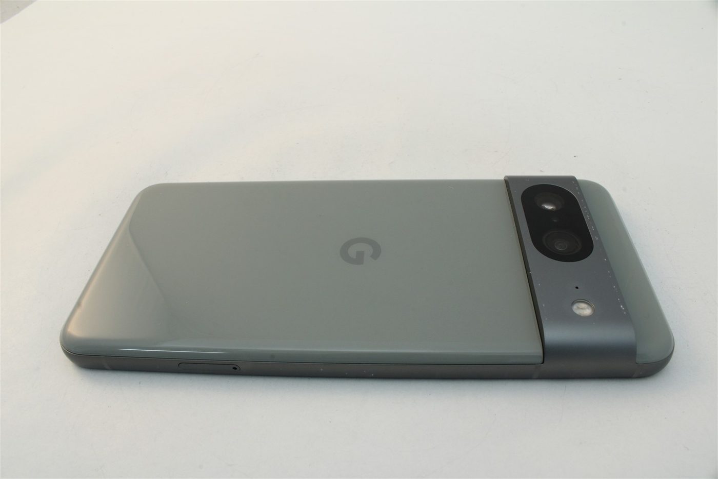 Pixel 8 in Green