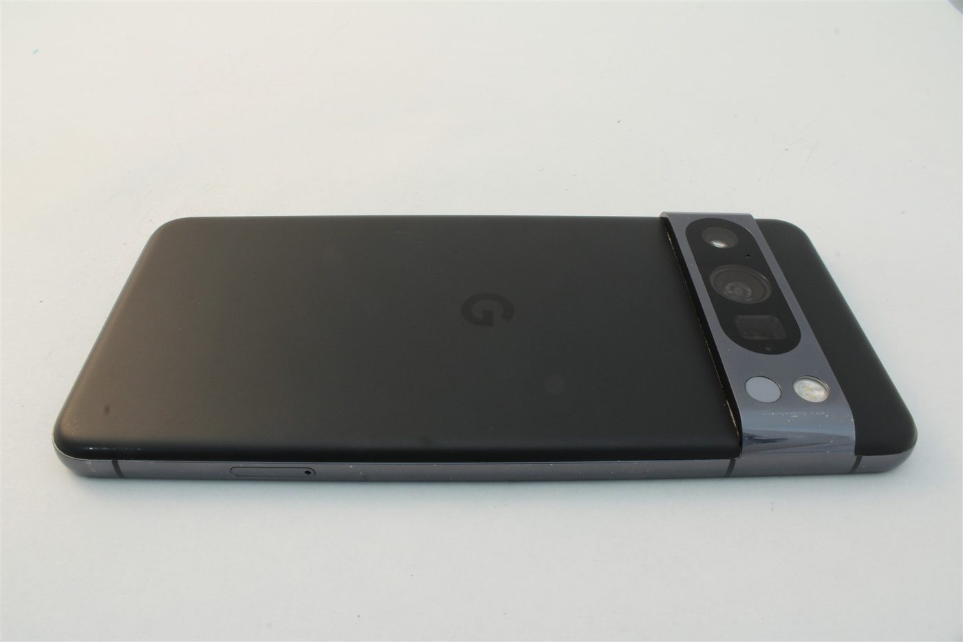Pixel 8 Pro in Black