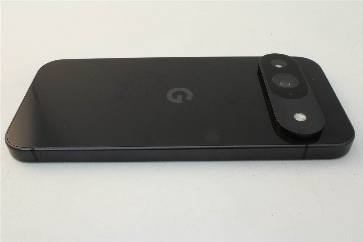 Pixel 9 in Black