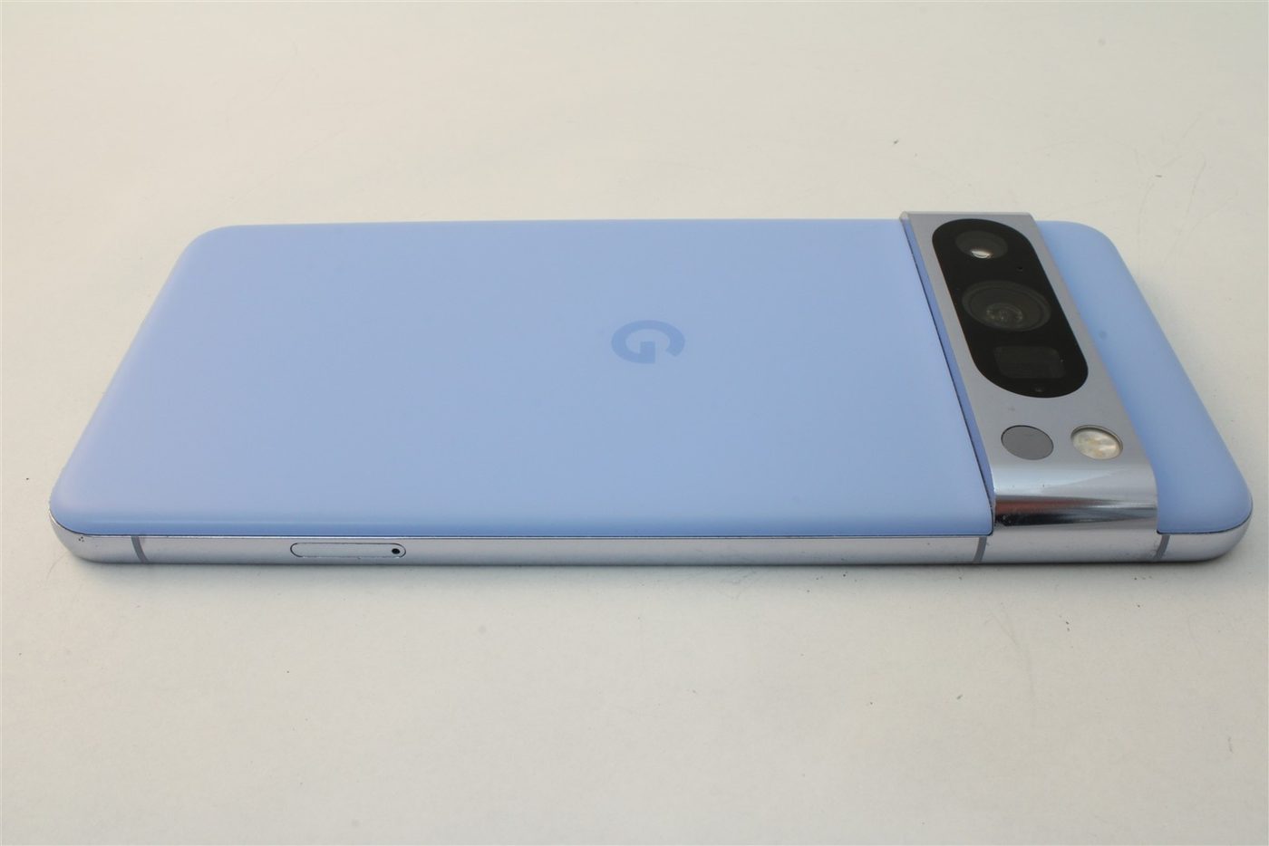 Pixel 8 Pro in Blue