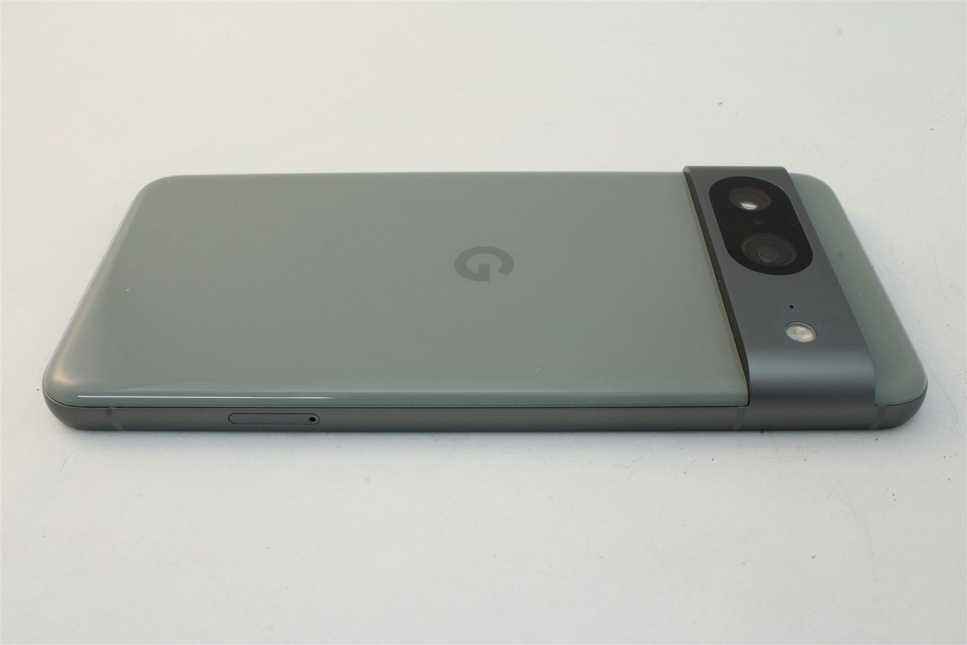 Pixel 8 in Green