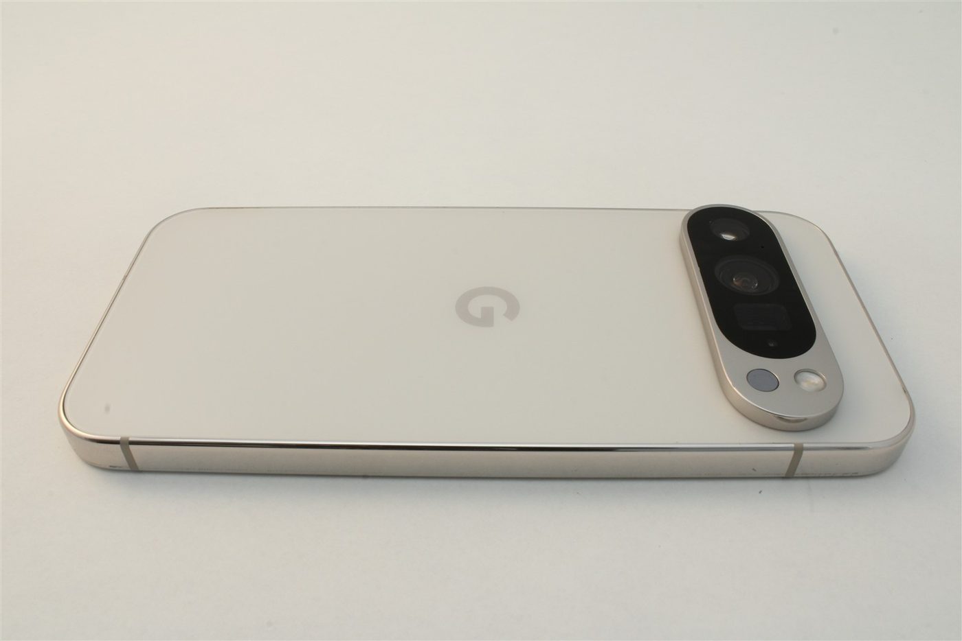 Pixel 9 Pro in White