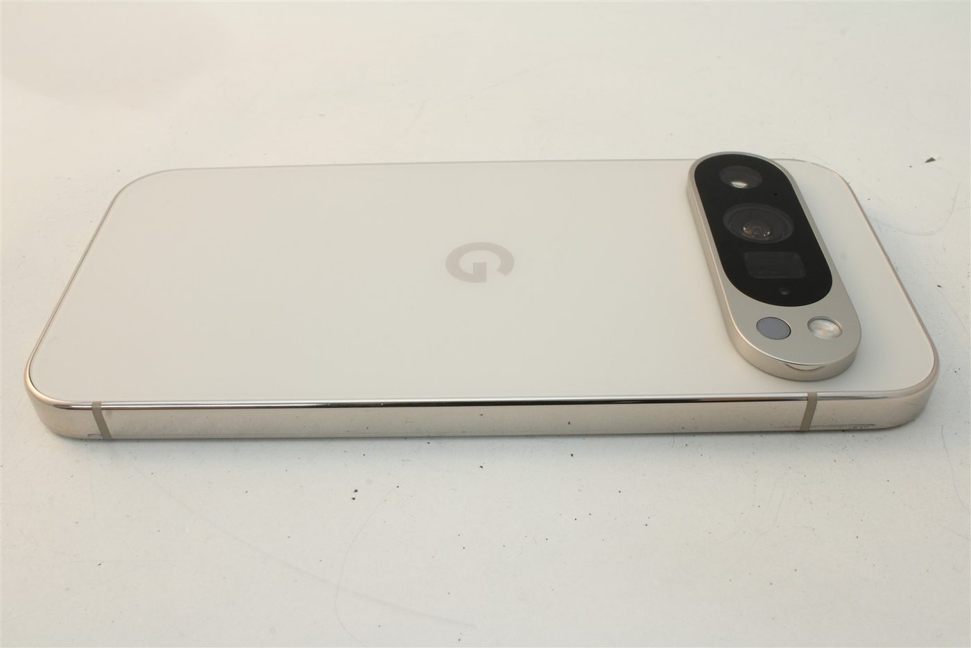 Pixel 9 Pro in White