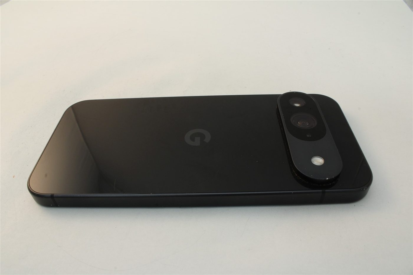 Pixel 9 in Black