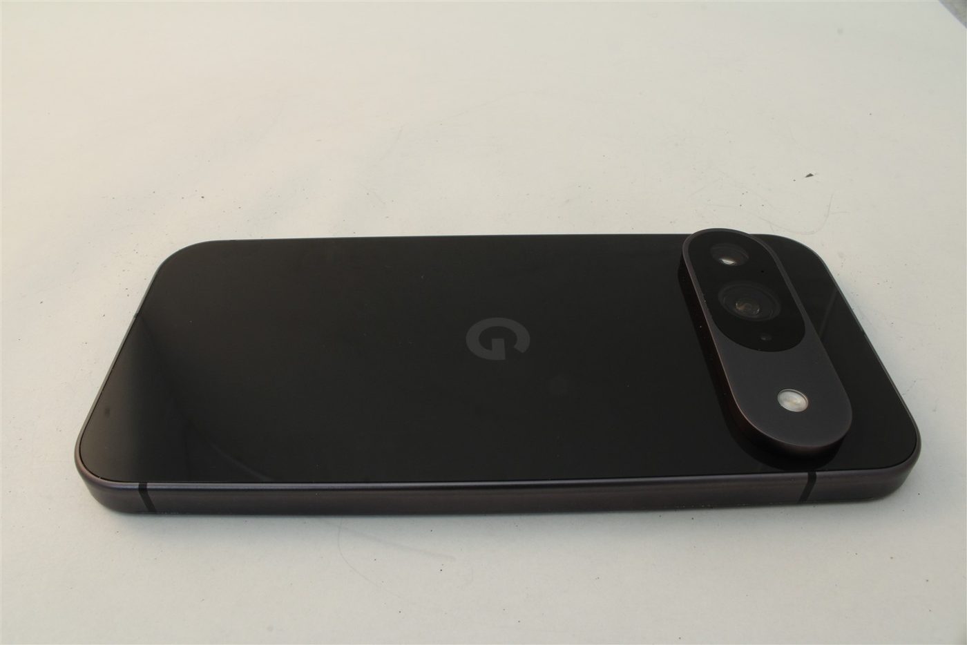 Pixel 9 in Black