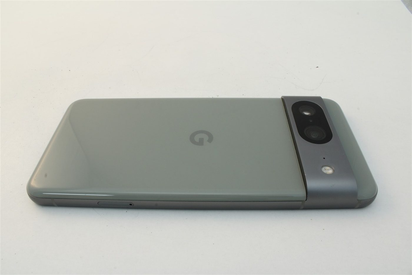 Pixel 8 in Green