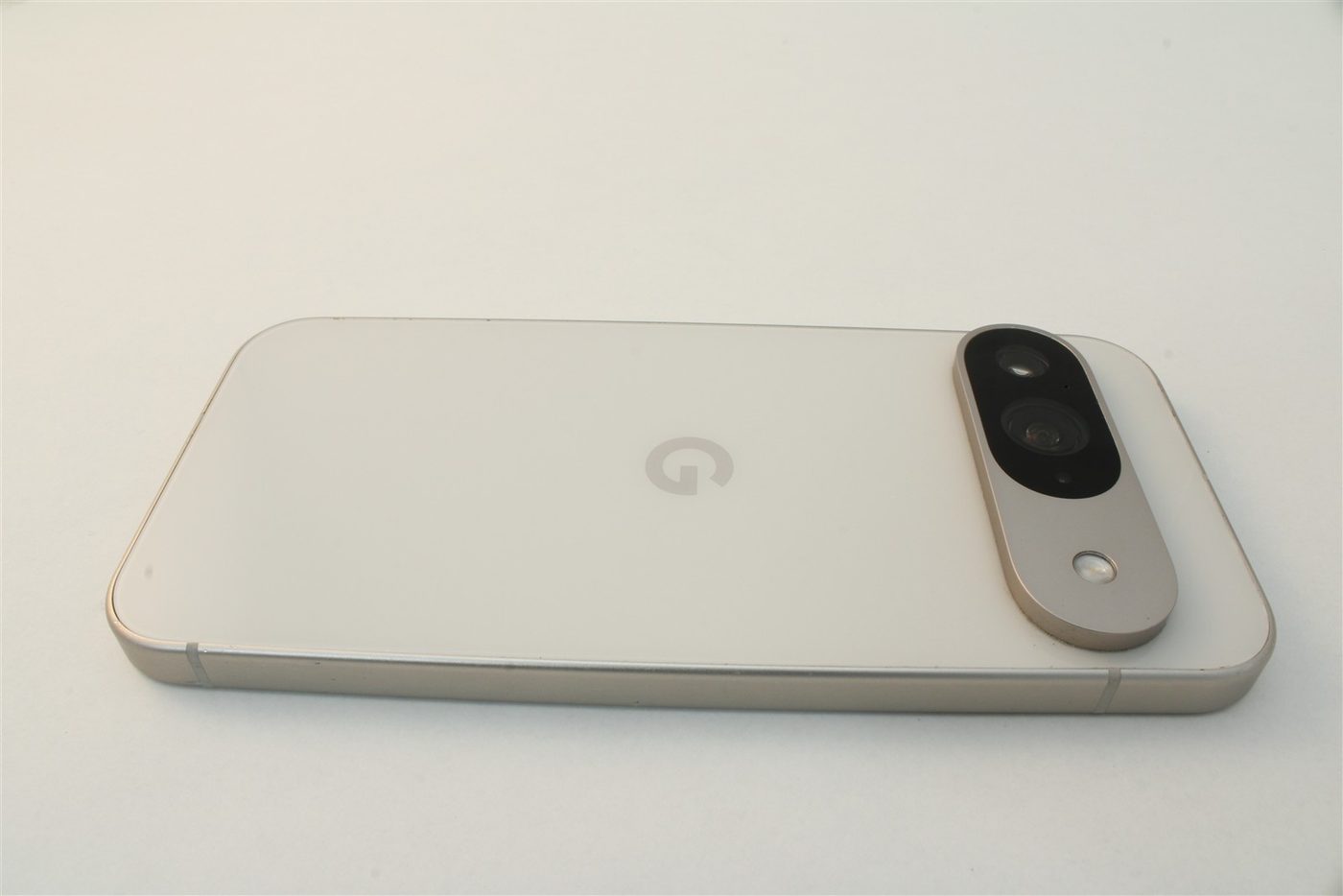Pixel 9 in White