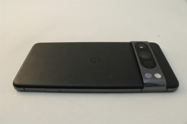 Pixel 8 Pro in Black, cosmetic grade B
