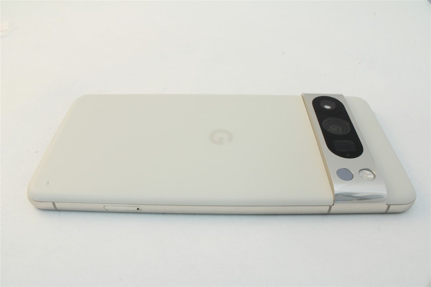 Pixel 8 Pro in White