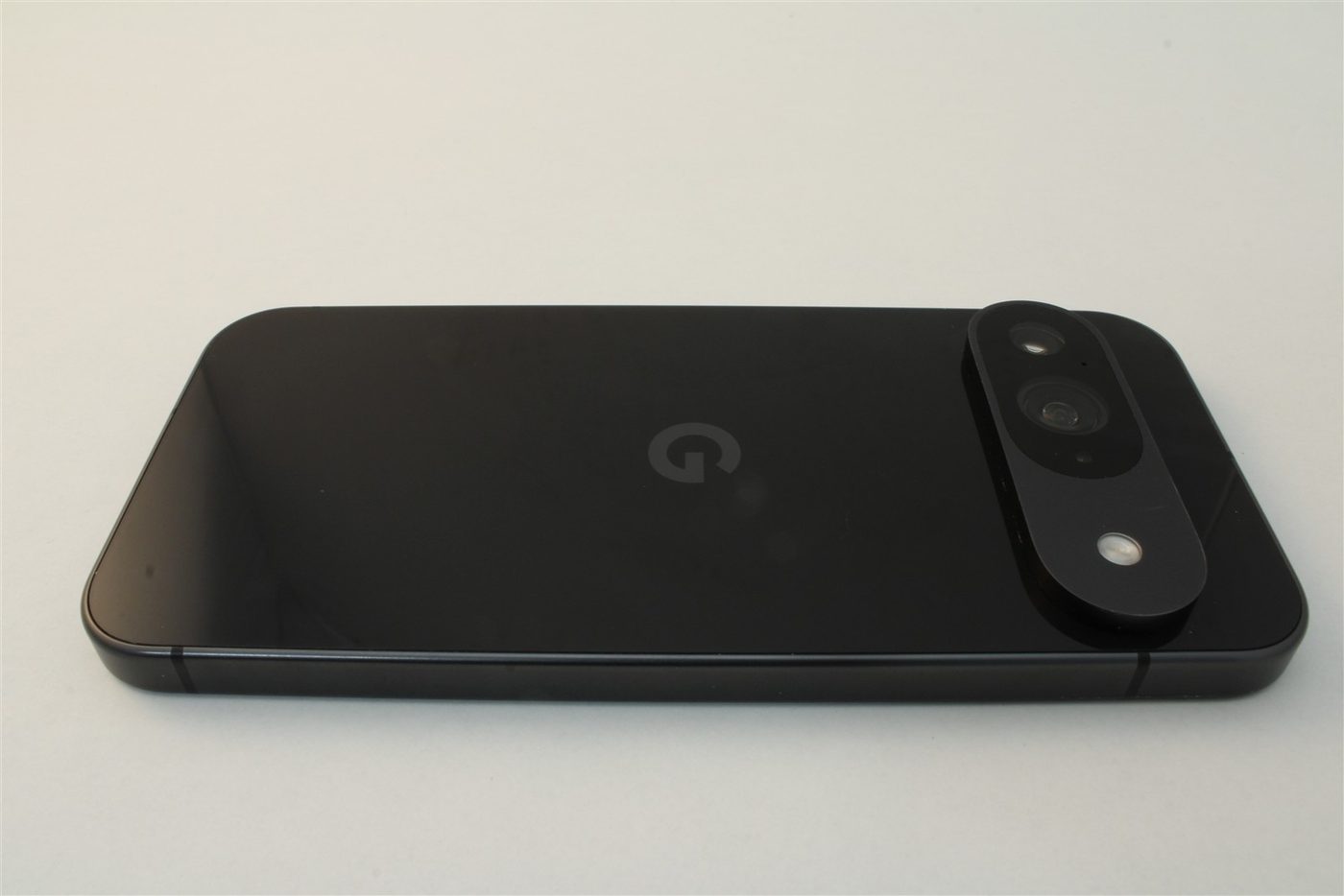 Pixel 9 in Black