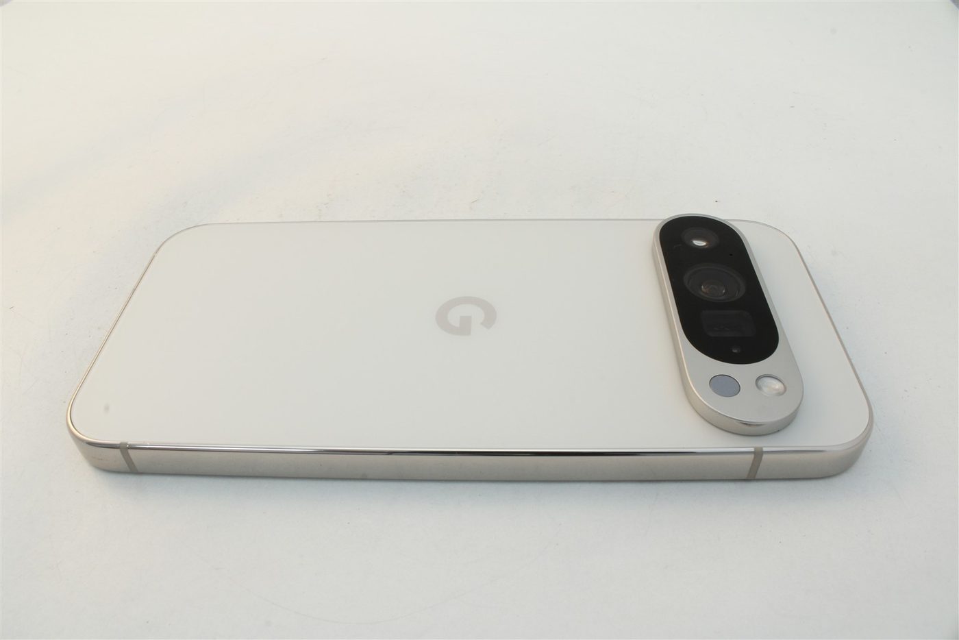 Pixel 9 Pro in White